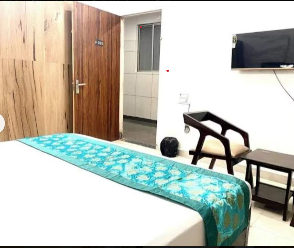 Comfortable room at Shri Shiv Krishna Dham